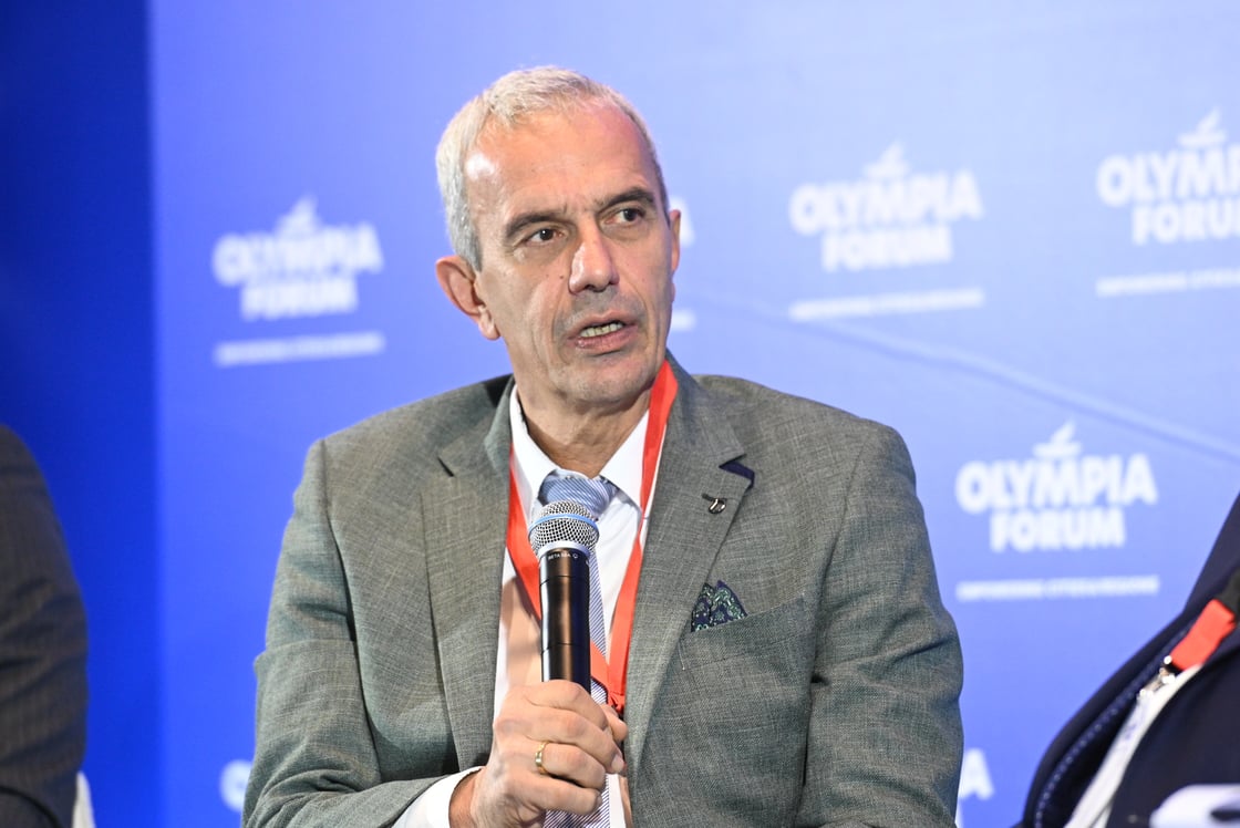 Περικλής Νταβλούρος, Δ_ντης Καρδιολογικής Κλινικής ΠΓΝΠ, Καθηγητής Καρδιολογίας, Τμ.Ιατρικής,  Πανεπιστήμιο Πατρών
